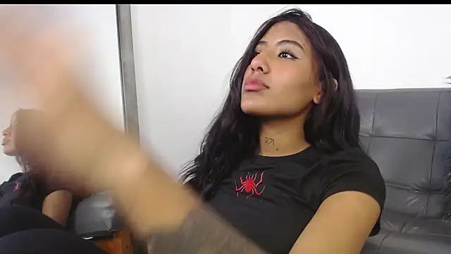 Snapshot of Deysha_Garcias chatting on 10.15.25 Deysha Garcias online show from 10.15.25