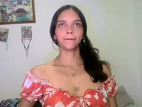 Snapshot of lucy_babyy chatting on 12.05.25 lucy babyy online show from 12.05.25