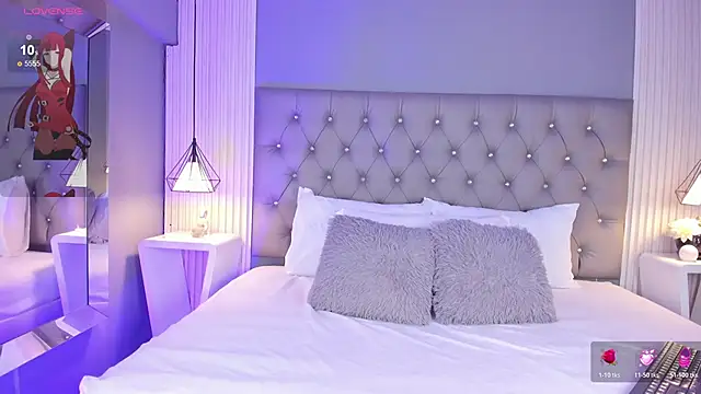 Snapshot of LunaBloomn chatting on 12.03.25 LunaBloomn online show from 12.03.25