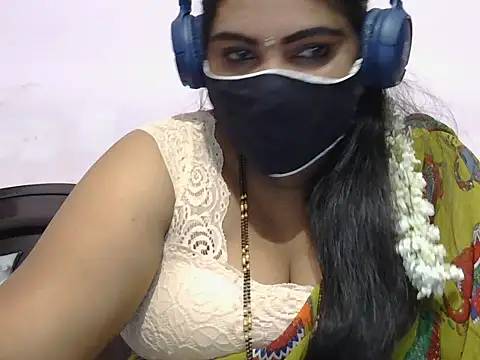 Snapshot of Nisha-telugu chatting on 10.11.25 Nisha-telugu online show from 10.11.25
