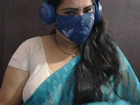 Snapshot of Nisha-telugu chatting on 11.17.25 Nisha-telugu online show from 11.17.25