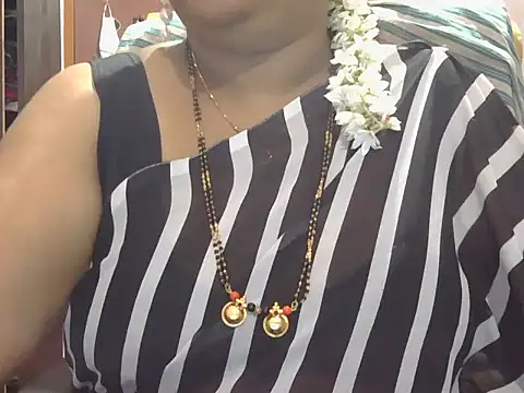 Snapshot of Nisha-telugu chatting on 12.14.25 Nisha-telugu online show from 12.14.25