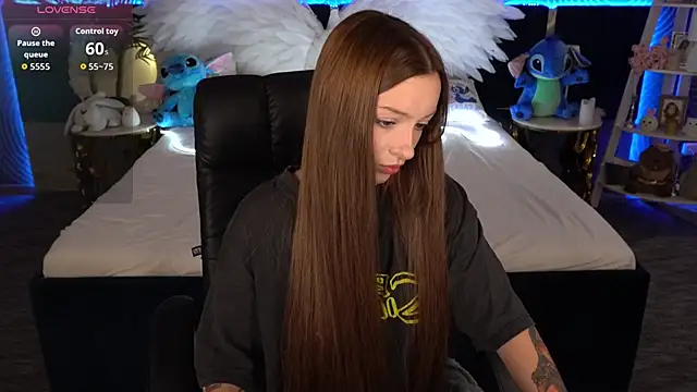 FoxyMayy online show from 10.23.25