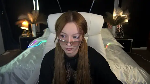 FoxyMayy online show from 11.12.25