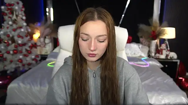 FoxyMayy online show from 12.13.25