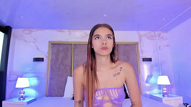 Snapshot of CarolinaaGomezz chatting on 12.05.25 CarolinaaGomezz online show from 12.05.25