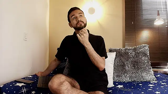 Snapshot of Axel_Moon_S chatting on 11.15.25 Axel Moon S online show from 11.15.25