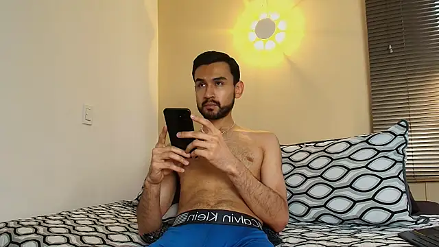 Snapshot of Axel_Moon_S chatting on 12.13.25 Axel Moon S online show from 12.13.25