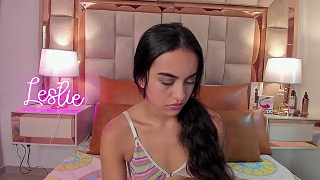 Leslie Bussh  online show from 11.14.25