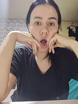 Snapshot of valen-sexx chatting on 06.19.26 valen-sexx online show from 06.19.26