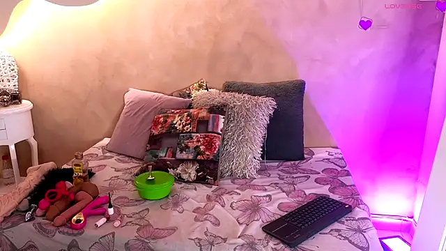 Kloee 12 online show from 10.16.25