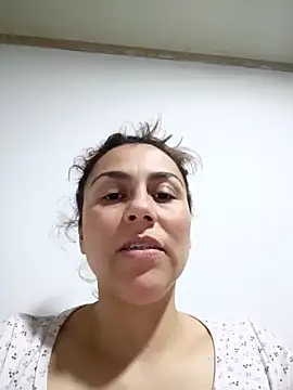 Snapshot of vanessa-titisM chatting on 09.24.25 vanessa-titisM online show from 09.24.25