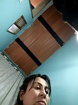 Snapshot of vanessa-titisM chatting on 11.28.25 vanessa-titisM online show from 11.28.25