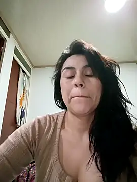 Snapshot of vanessa-titisM chatting on 11.29.25 vanessa-titisM online show from 11.29.25