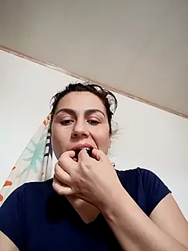 Snapshot of vanessa-titisM chatting on 12.02.25 vanessa-titisM online show from 12.02.25