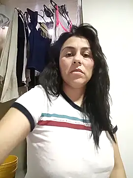 Snapshot of vanessa-titisM chatting on 12.14.25 vanessa-titisM online show from 12.14.25