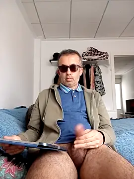 Snapshot of EmilioTaladdro chatting on 03.05.26 EmilioTaladdro online show from 03.05.26