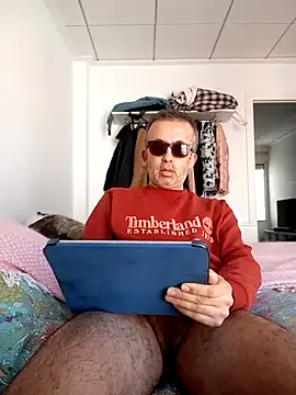 Snapshot of EmilioTaladdro chatting on 03.26.26 EmilioTaladdro online show from 03.26.26