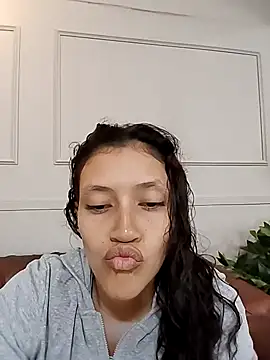 Snapshot of ArielBlossom___ chatting on 10.02.25 ArielBlossom online show from 10.02.25