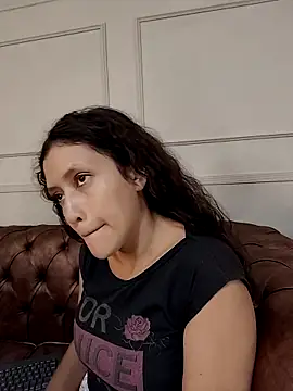 Snapshot of ArielBlossom___ chatting on 10.15.25 ArielBlossom online show from 10.15.25