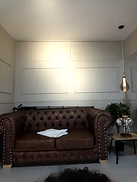 Snapshot of ArielBlossom___ chatting on 12.02.25 ArielBlossom online show from 12.02.25