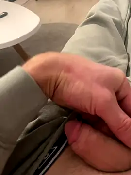 Snapshot of Milike_93 chatting on 10.17.25 Milike 93 online show from 10.17.25