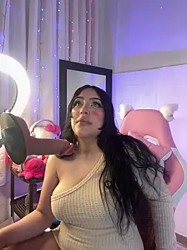 ashlynnlowe  online show from 04.08.26