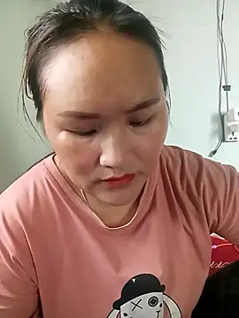 Snapshot of Tamara-a chatting on 02.15.26 Tamara-a online show from 02.15.26