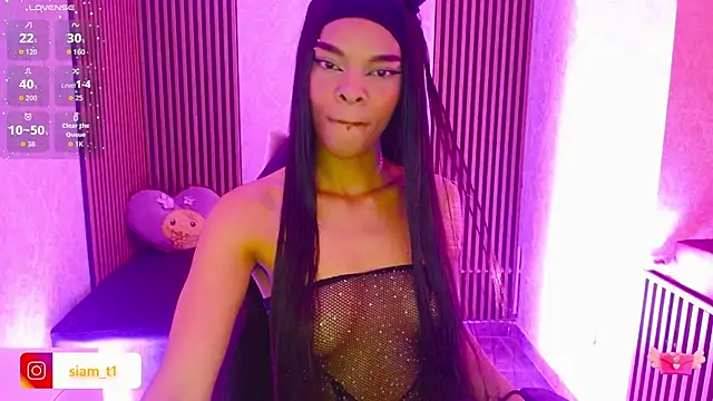 Snapshot of Miagates_tay chatting on 10.31.25 Miagates tay online show from 10.31.25