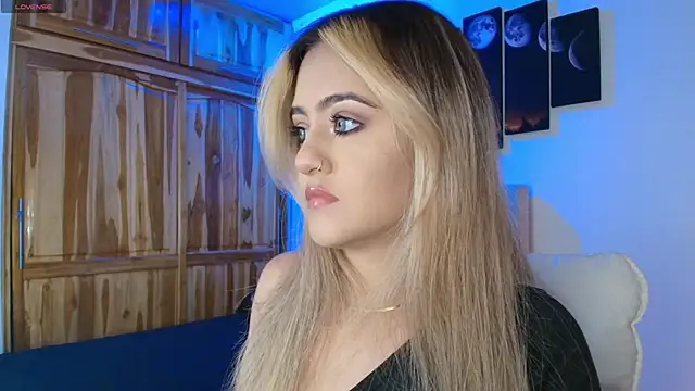 MaryMoon  online show from 10.12.25