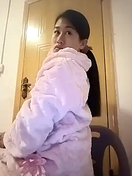 luy-xinh02 online show from 11.25.25