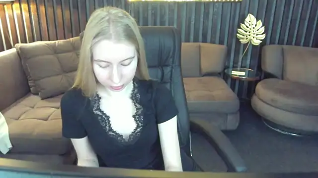 Alina Blonde online show from 05.05.26