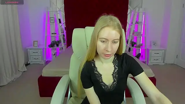 Alina Blonde online show from 05.09.26