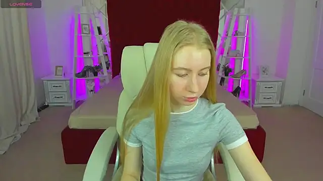 Alina Blonde online show from 05.14.26