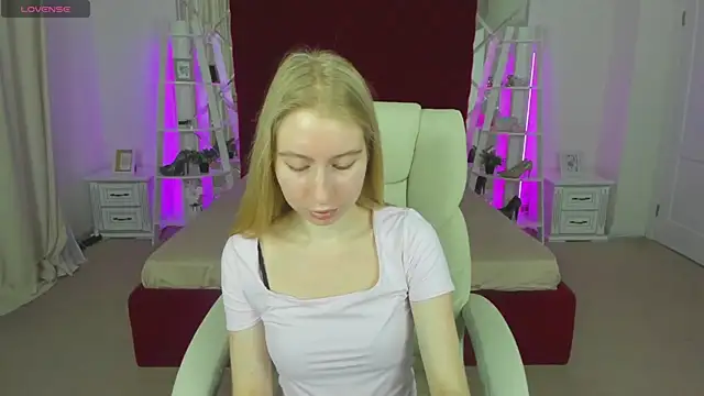 Alina Blonde online show from 05.17.26