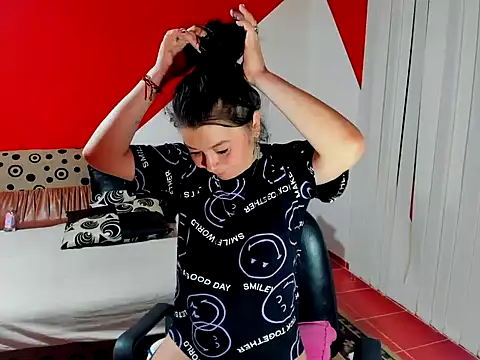 Snapshot of Soffy_Skye chatting on 11.07.25 Soffy Skye online show from 11.07.25