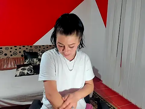 Snapshot of Soffy_Skye chatting on 11.09.25 Soffy Skye online show from 11.09.25