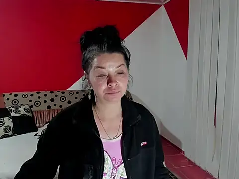 Snapshot of Soffy_Skye chatting on 11.14.25 Soffy Skye online show from 11.14.25