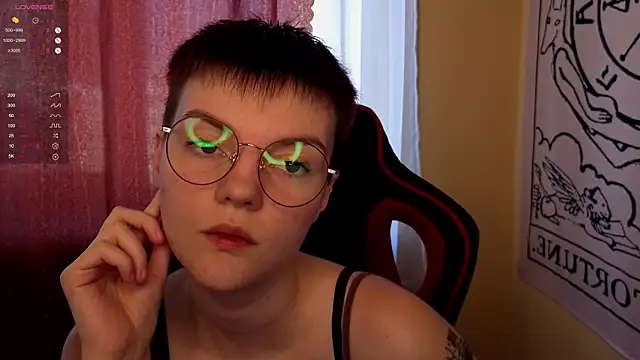 KrisNeal online show from 10.03.25