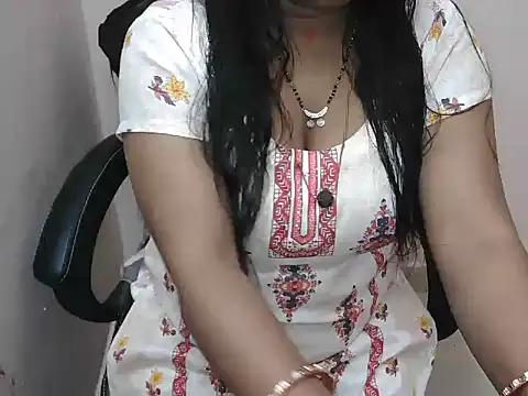 Snapshot of bold_naina chatting on 11.14.25 bold naina online show from 11.14.25