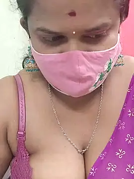 Snapshot of Diya_Rani chatting on 10.04.25 Diya Rani online show from 10.04.25