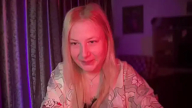 BikiHellena online show from 12.18.25