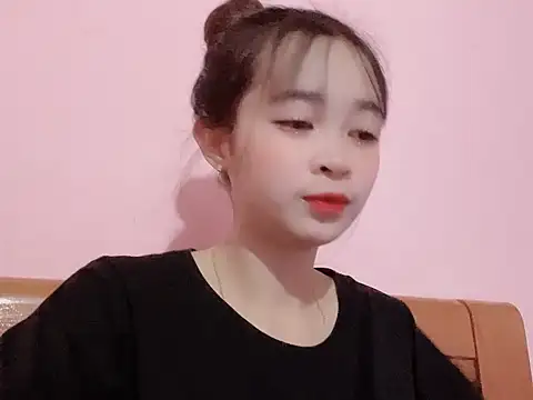 Snapshot of Suna7383 chatting on 10.18.25 Suna7383 online show from 10.18.25