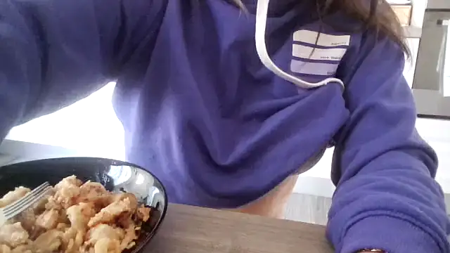 Camaleontica online show from 11.04.25