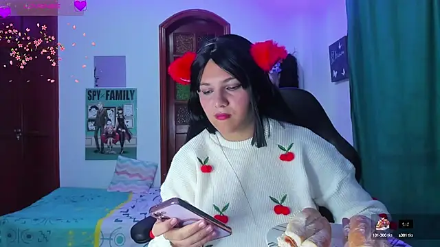 Snapshot of MaoMaoLa chatting on 10.15.25 MaoMaoLa online show from 10.15.25