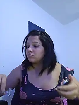 Snapshot of MaoMaoLa chatting on 11.30.25 MaoMaoLa online show from 11.30.25