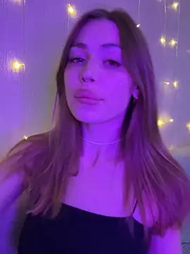 Elizabeth Tay online show from 10.21.25