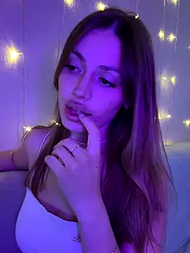 Elizabeth Tay online show from 10.22.25