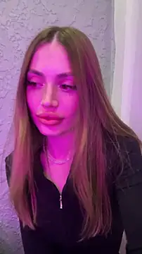 Elizabeth Tay online show from 02.07.26