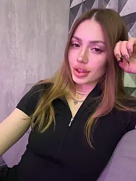 Elizabeth Tay online show from 03.12.26